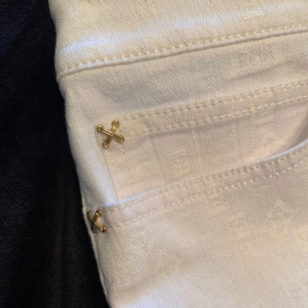 Denim - Picture 4 of 6